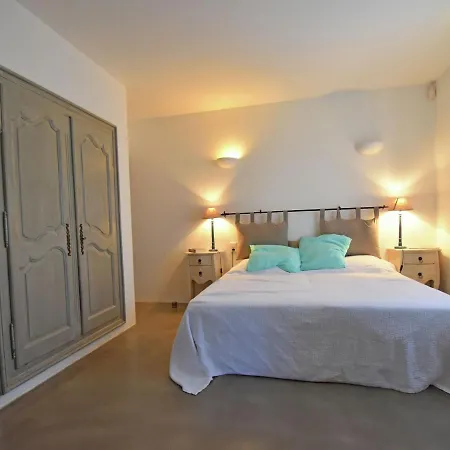 Celebrity Style In Roussillon With Private Pool And Garden With Views Roussillon (Vaucluse)