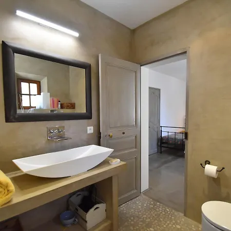 Celebrity Style In Roussillon With Private Pool And Garden With Views *