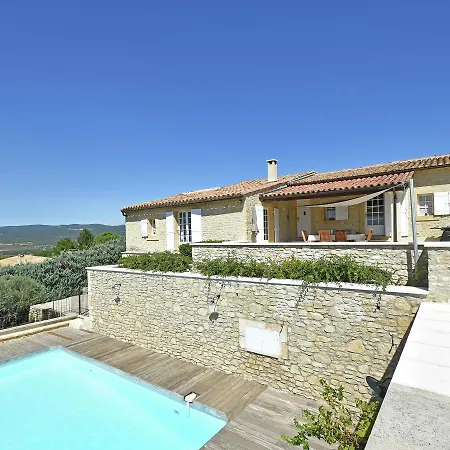Villa Celebrity Style In Roussillon With Private Pool And Garden With Views Roussillon (Vaucluse)