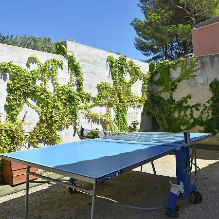 Villa Celebrity Style In Roussillon With Private Pool And Garden With Views